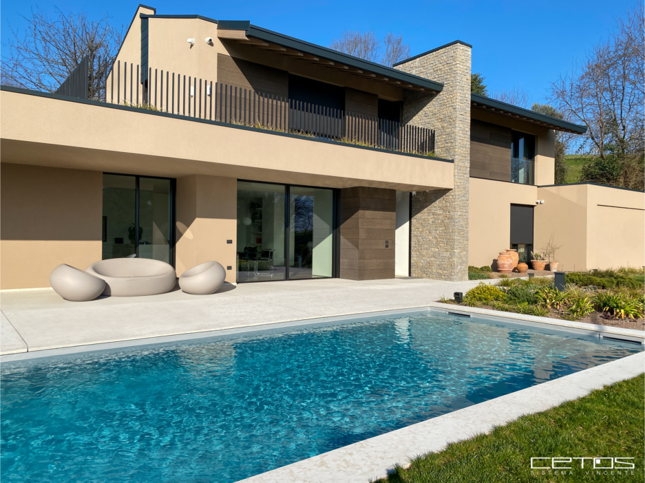 VILLA_CON_SERRAMENTI_PROFILO_SOTTILE_IN_ALLUMINIO_CETOS
